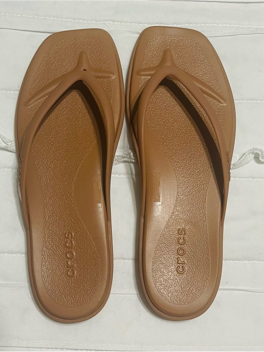 CROCS Women’s Tan Brown Flip Flop Sandals